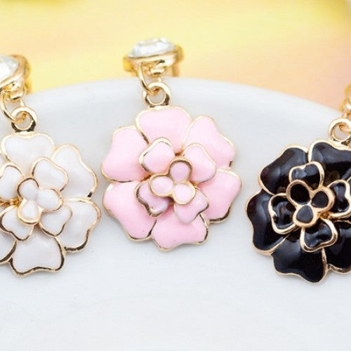 White Enamel Flowers Dust Plugs for Iphone 4 Universal Headphone Jack Cap for Cellphone Accessory --Anti Dust Plug